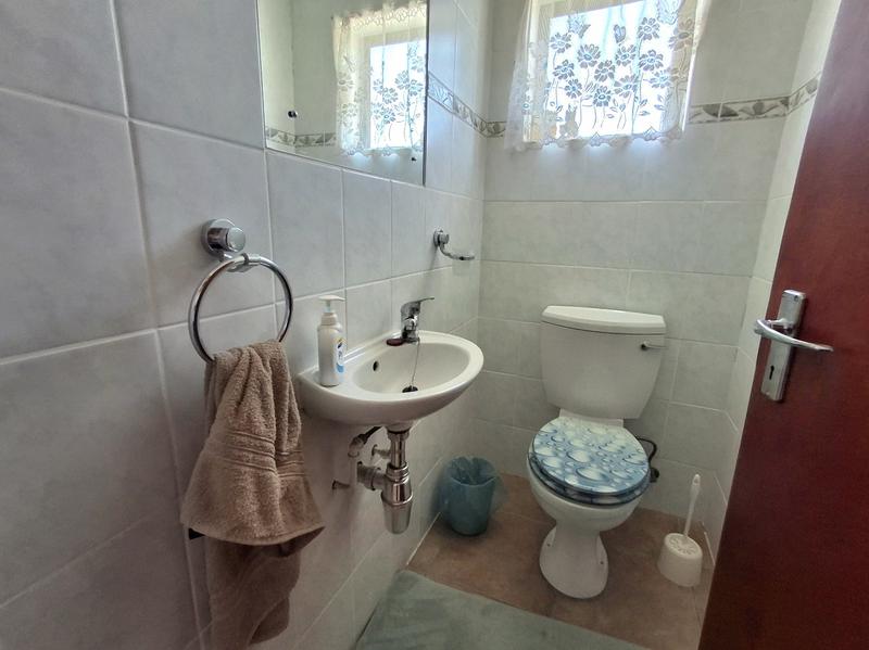 4 Bedroom Property for Sale in Britannia Bay Western Cape